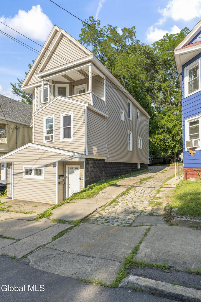 635 Crane Street - Photo 0