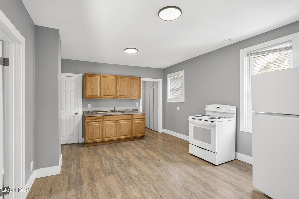 635 Crane Street - Photo 9