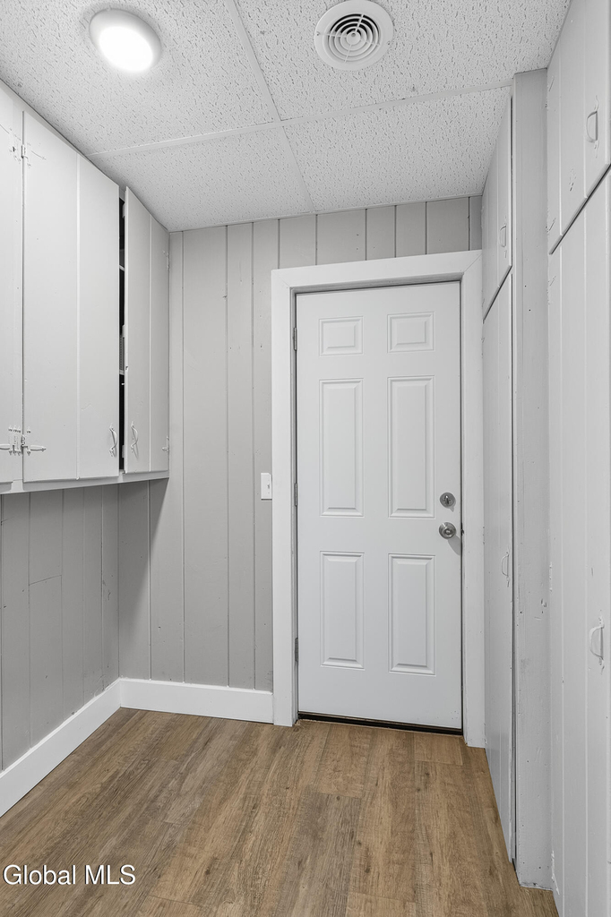 635 Crane Street - Photo 5