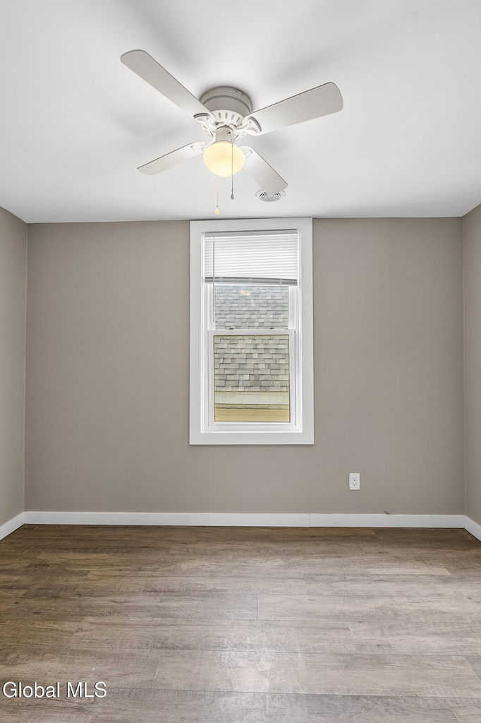 635 Crane Street - Photo 2