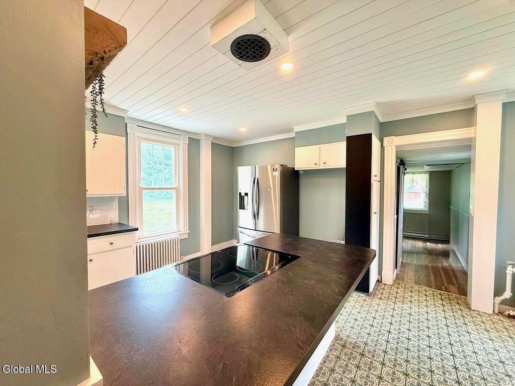 2145 New Scotland Road - Photo 4