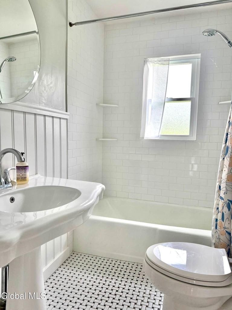 2145 New Scotland Road - Photo 16