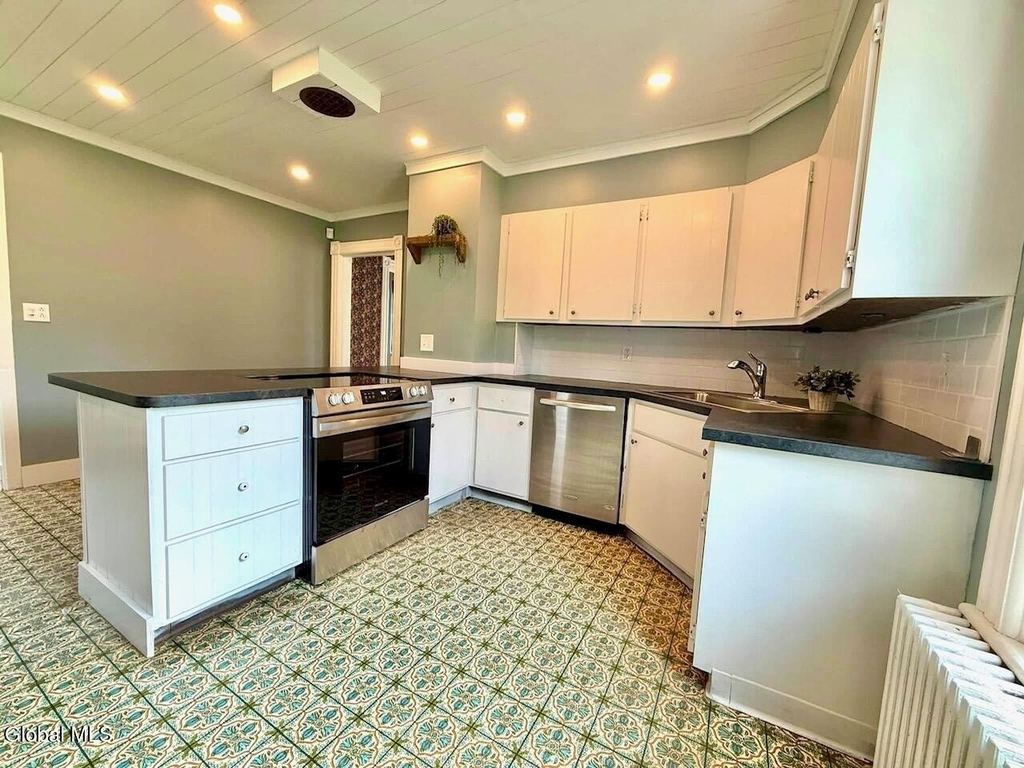2145 New Scotland Road - Photo 3
