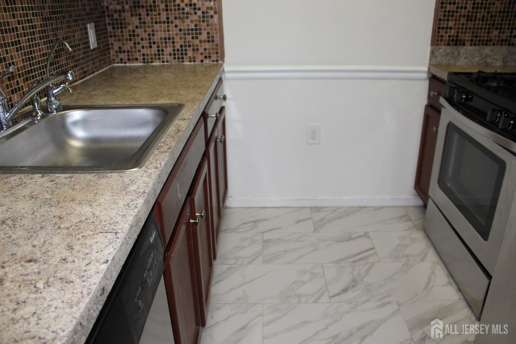 611 Doral Court - Photo 19