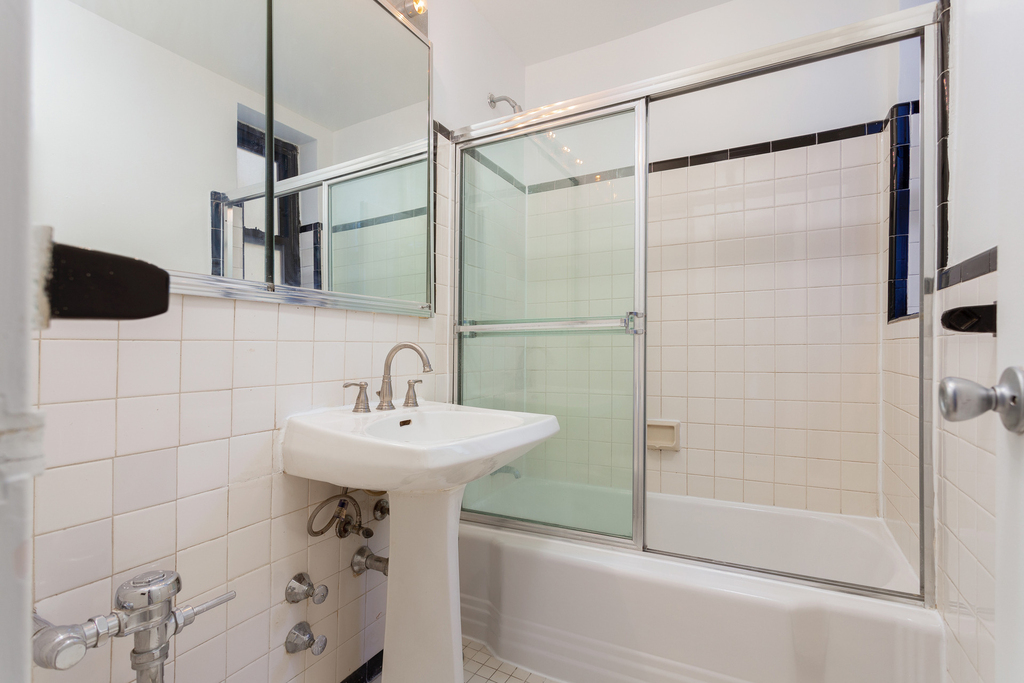 1420 York Avenue - Photo 8