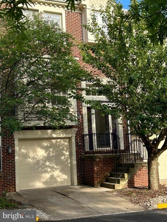 111 Maximillian Court Sw - Photo 1