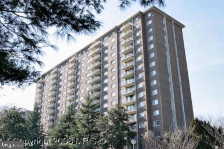 2059 Huntington Avenue - Photo 20