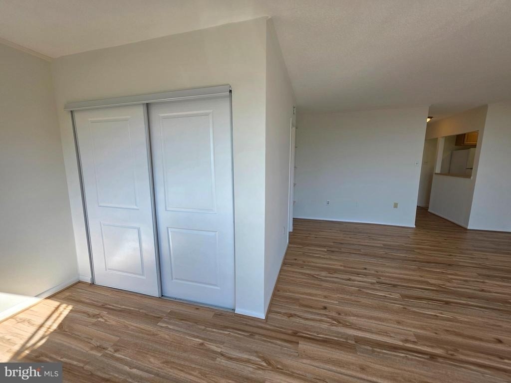 2059 Huntington Avenue - Photo 7