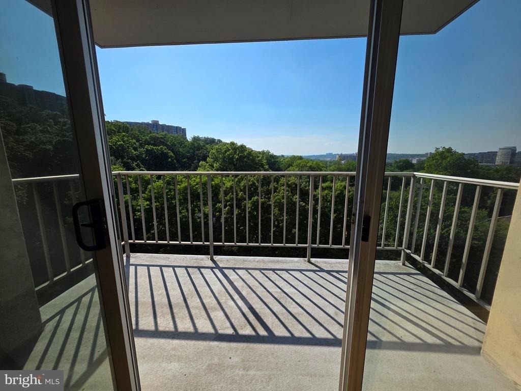 2059 Huntington Avenue - Photo 4