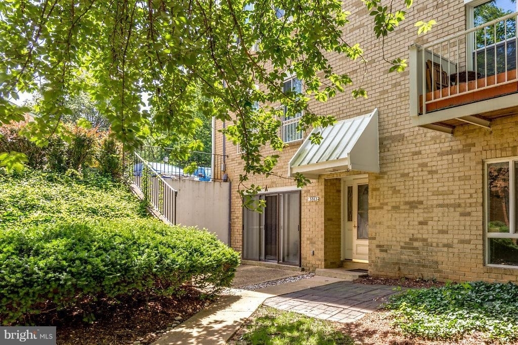 3863 Persimmon Circle - Photo 1