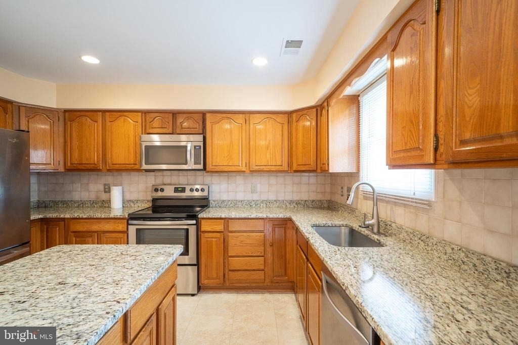 10168 Turnberry Place - Photo 9