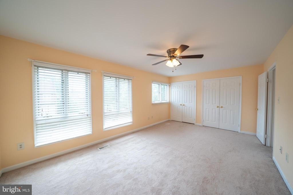 10168 Turnberry Place - Photo 13