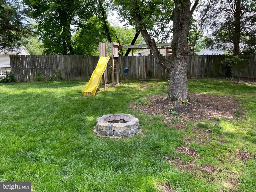 8011 Beckner Court - Photo 17