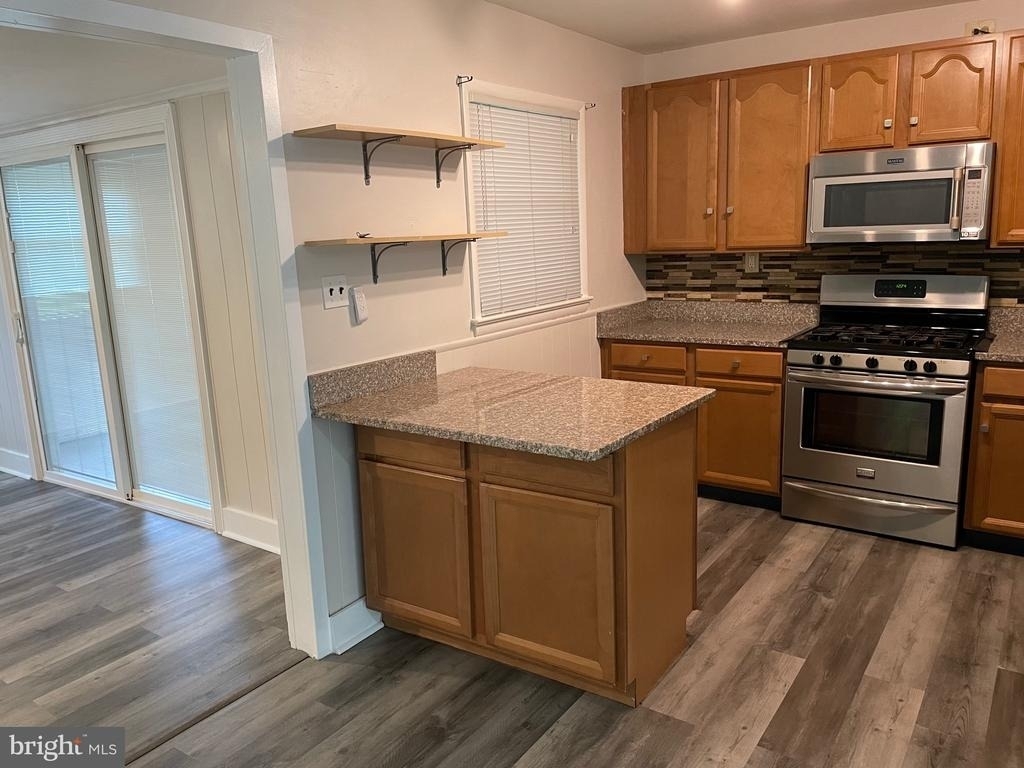 8011 Beckner Court - Photo 6
