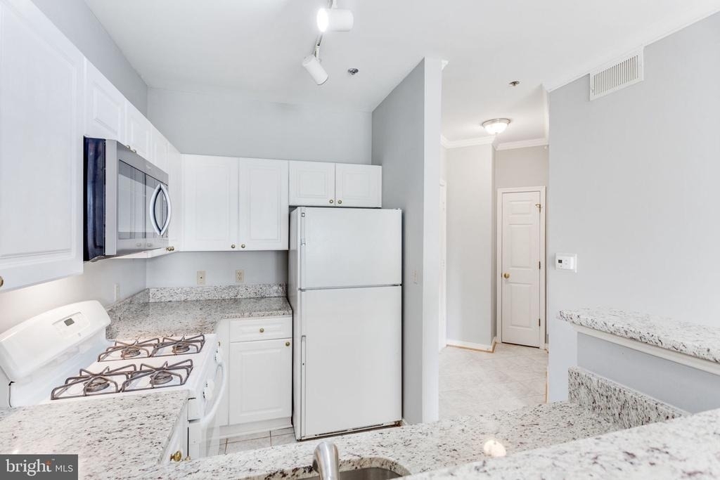 1645 International Drive - Photo 12