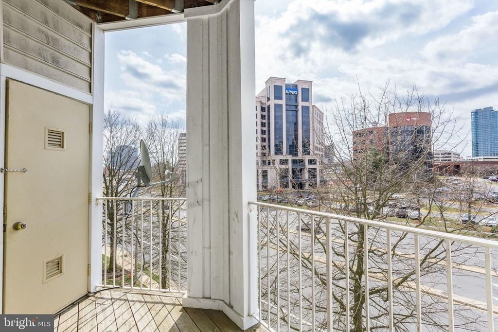 1645 International Drive - Photo 30