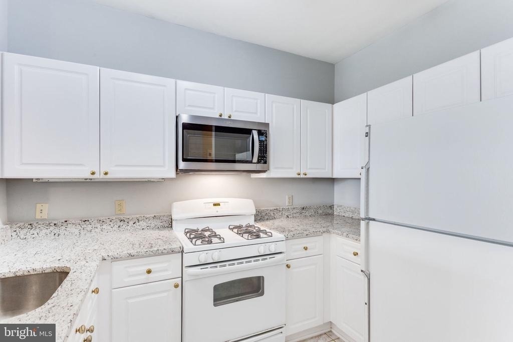 1645 International Drive - Photo 13