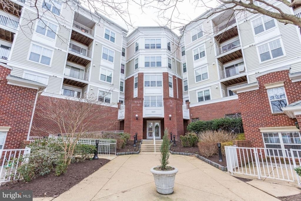 1645 International Drive - Photo 2