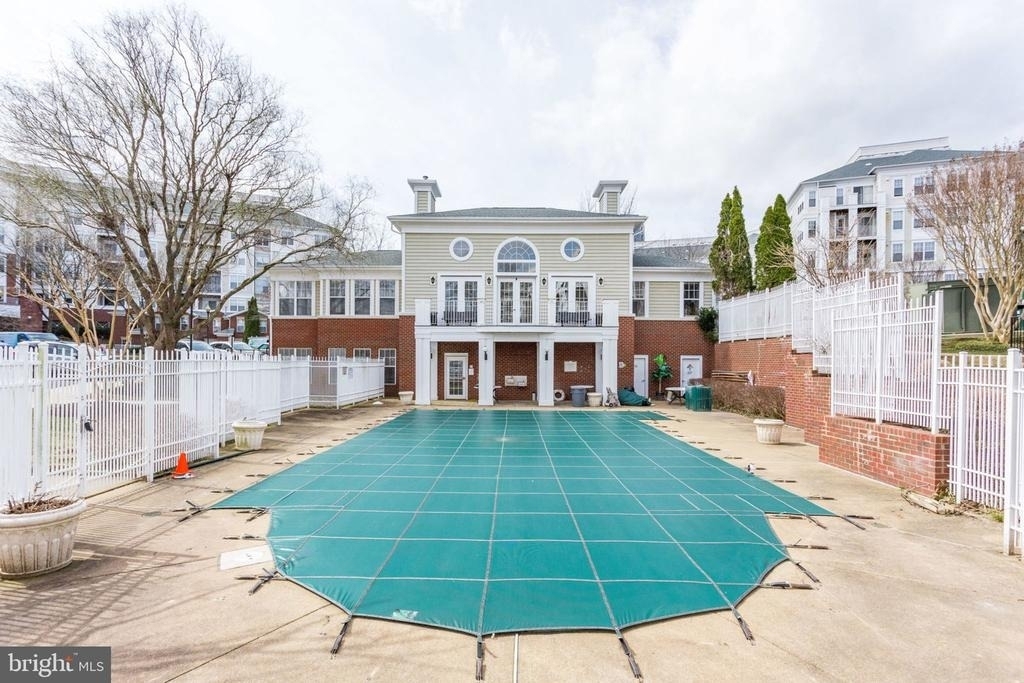 1645 International Drive - Photo 4