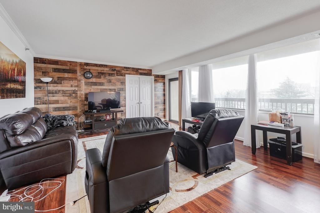 3713 S George Mason Drive - Photo 16