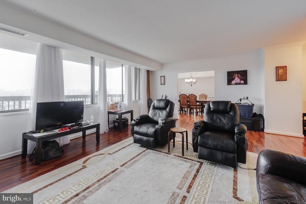 3713 S George Mason Drive - Photo 18