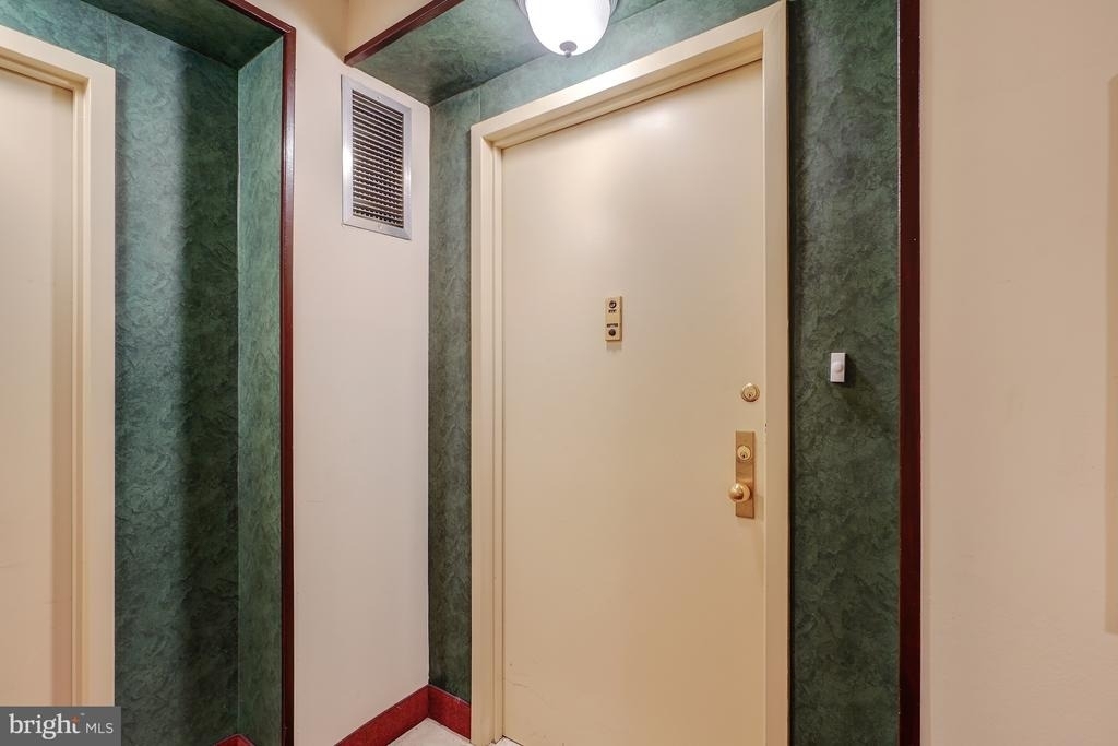 3713 S George Mason Drive - Photo 5