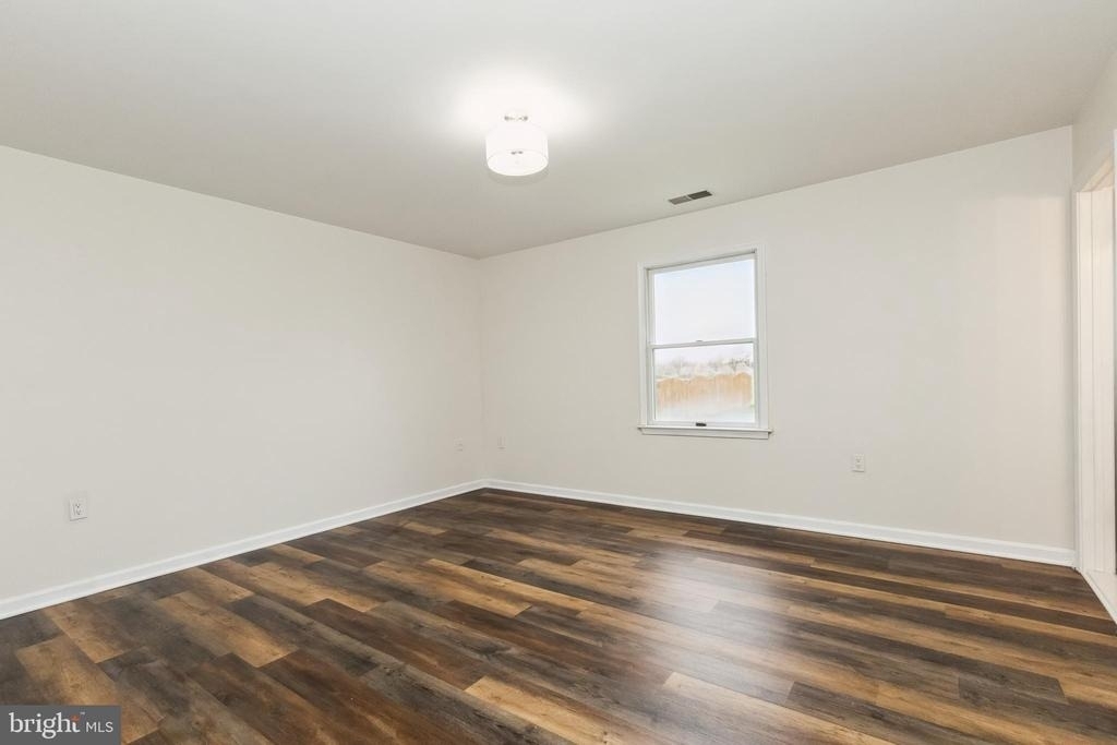 100 Heathrow Lane - Photo 11
