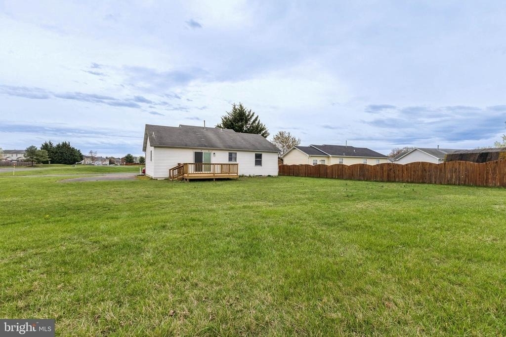 100 Heathrow Lane - Photo 20