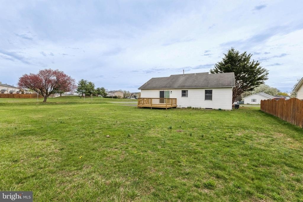 100 Heathrow Lane - Photo 21