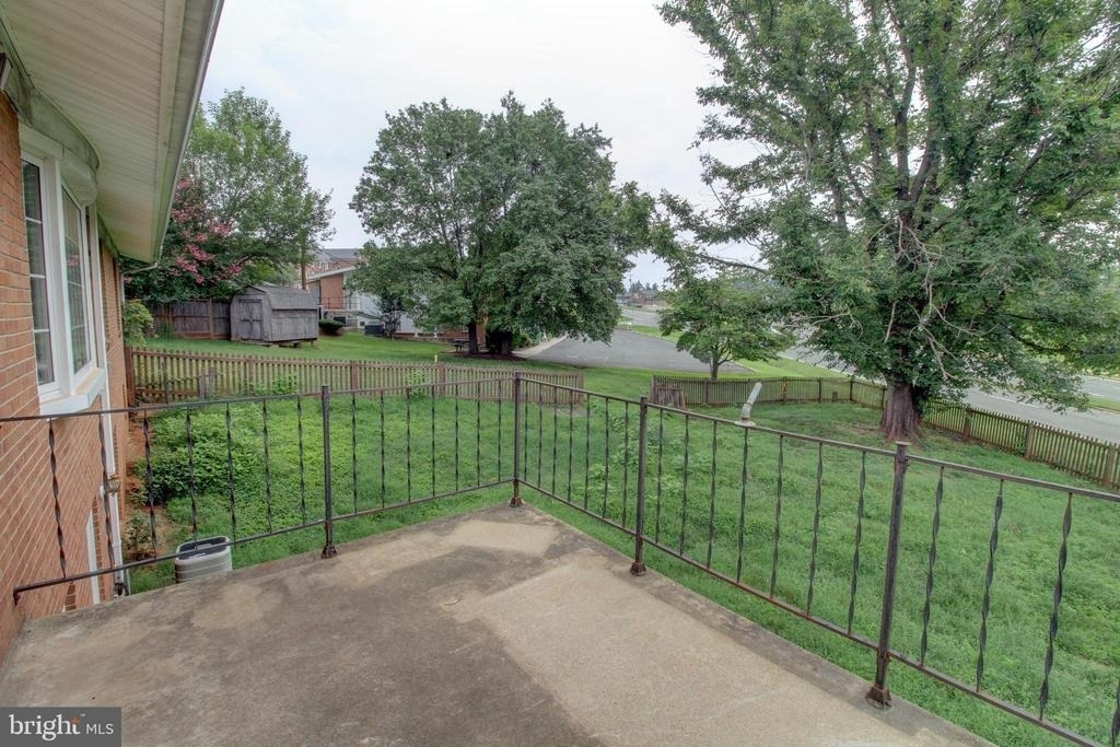 113 Thornton Court - Photo 30