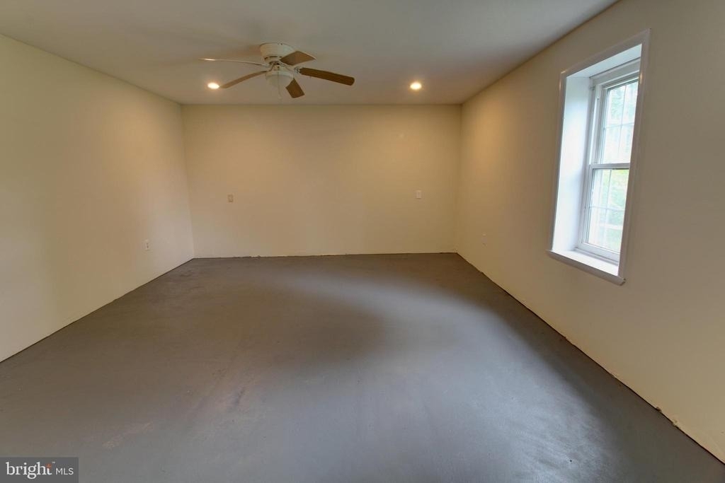113 Thornton Court - Photo 37