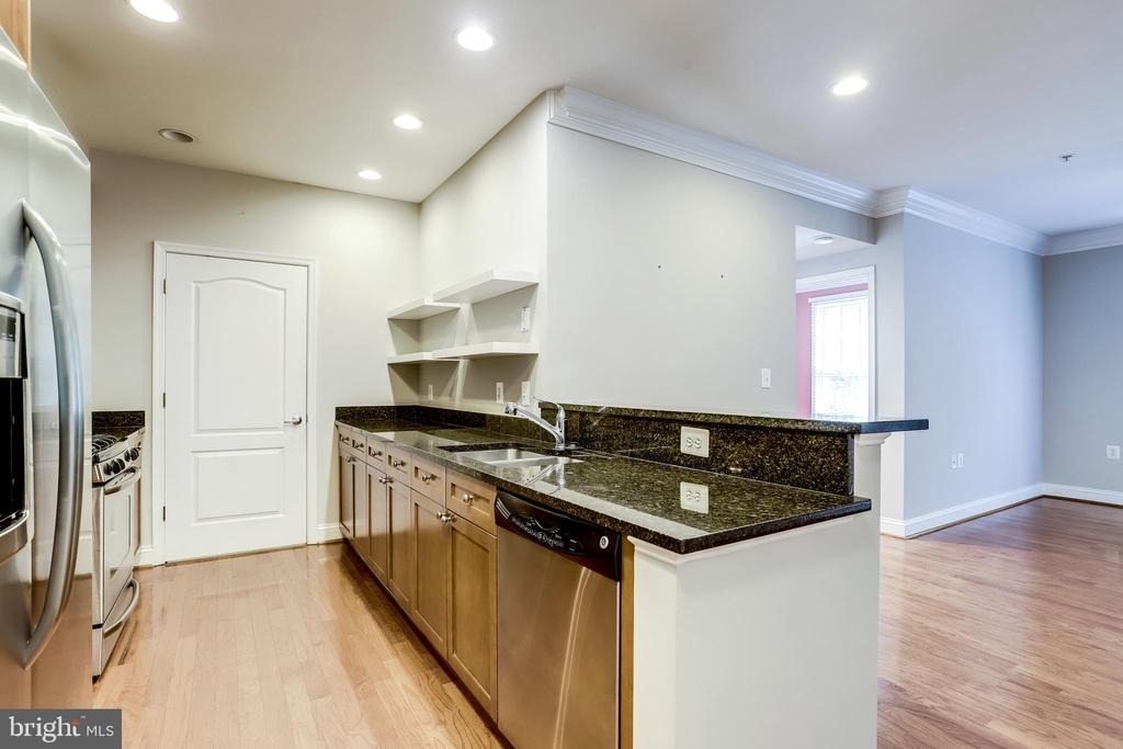 1115 Cameron Street - Photo 3