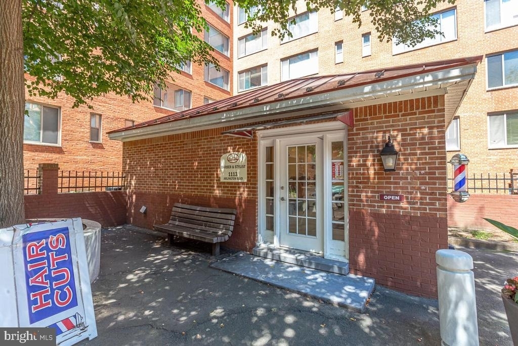 1121 Arlington Boulevard - Photo 21