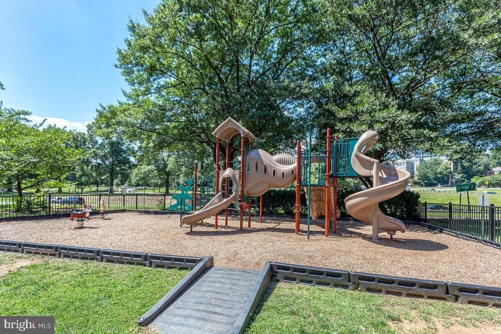 1121 Arlington Boulevard - Photo 28