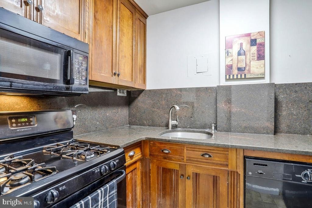 1121 Arlington Boulevard - Photo 7