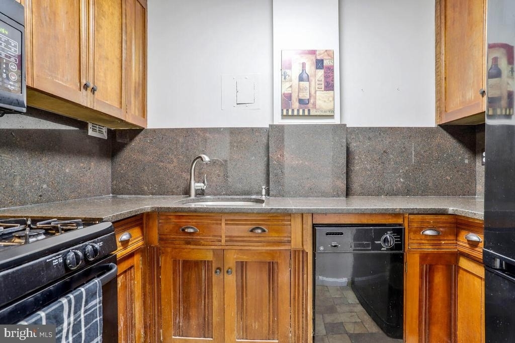 1121 Arlington Boulevard - Photo 8