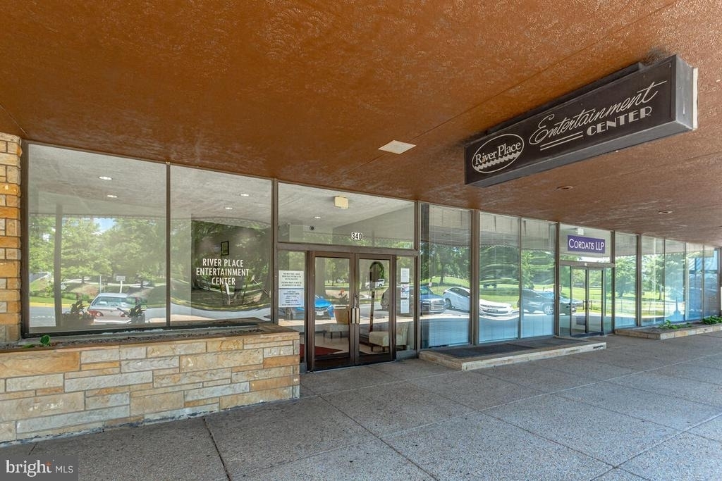 1121 Arlington Boulevard - Photo 27