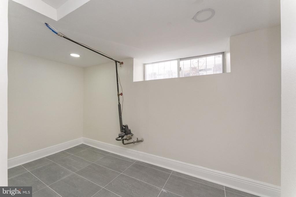5426 Webster Street - Photo 29
