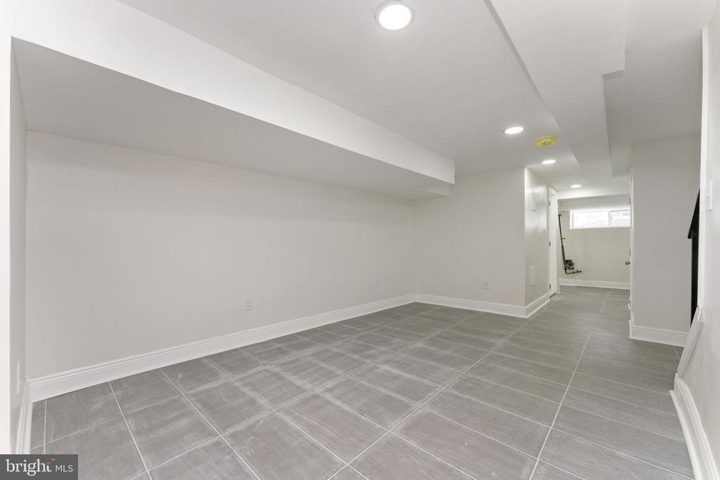 5426 Webster Street - Photo 25