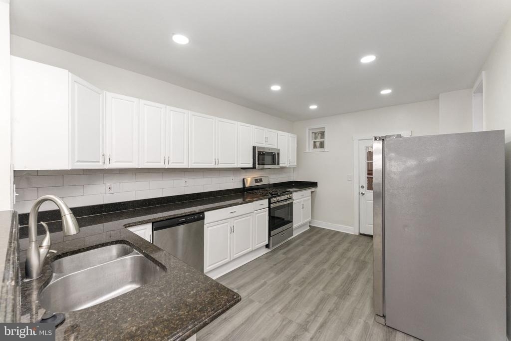 5426 Webster Street - Photo 10