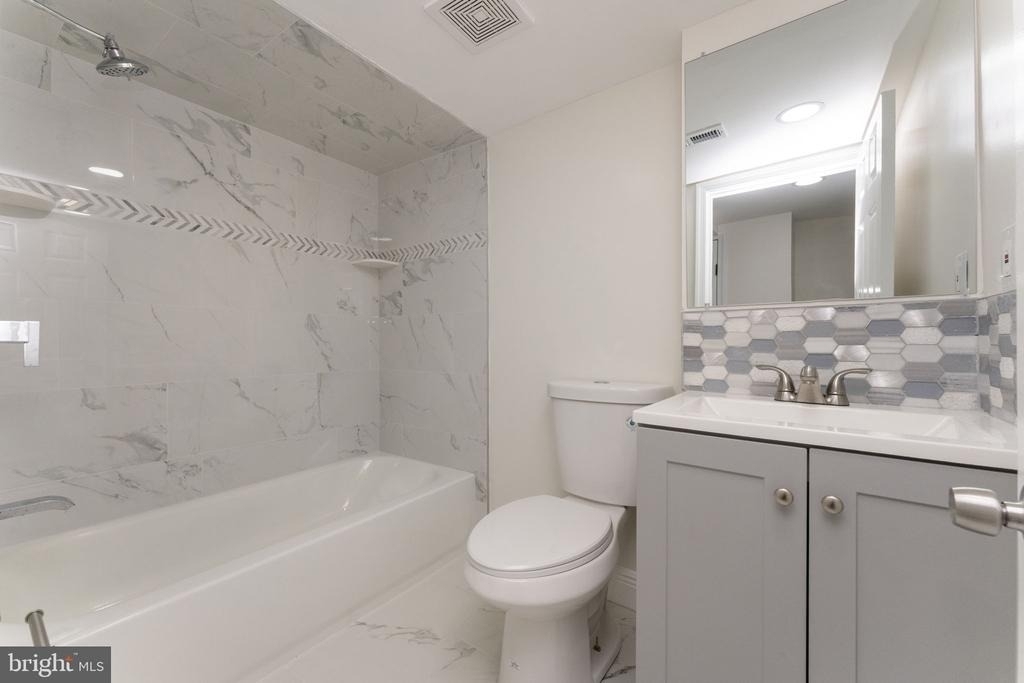 5426 Webster Street - Photo 30