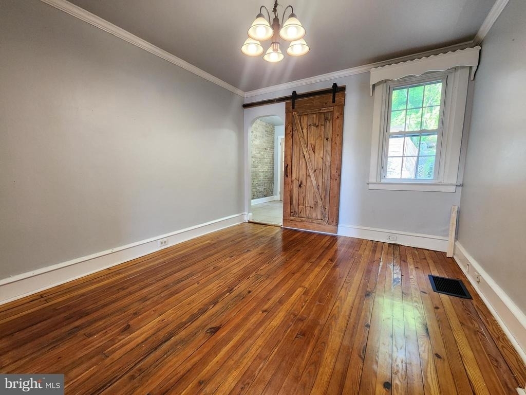 4147 Tower Street - Photo 2