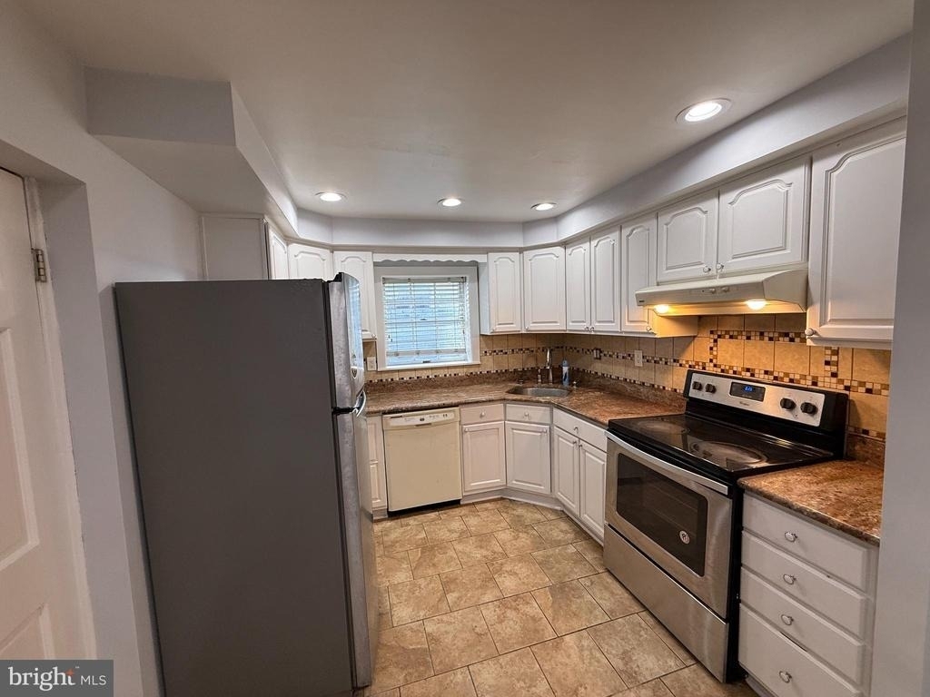 2425 S Warnock Street - Photo 6