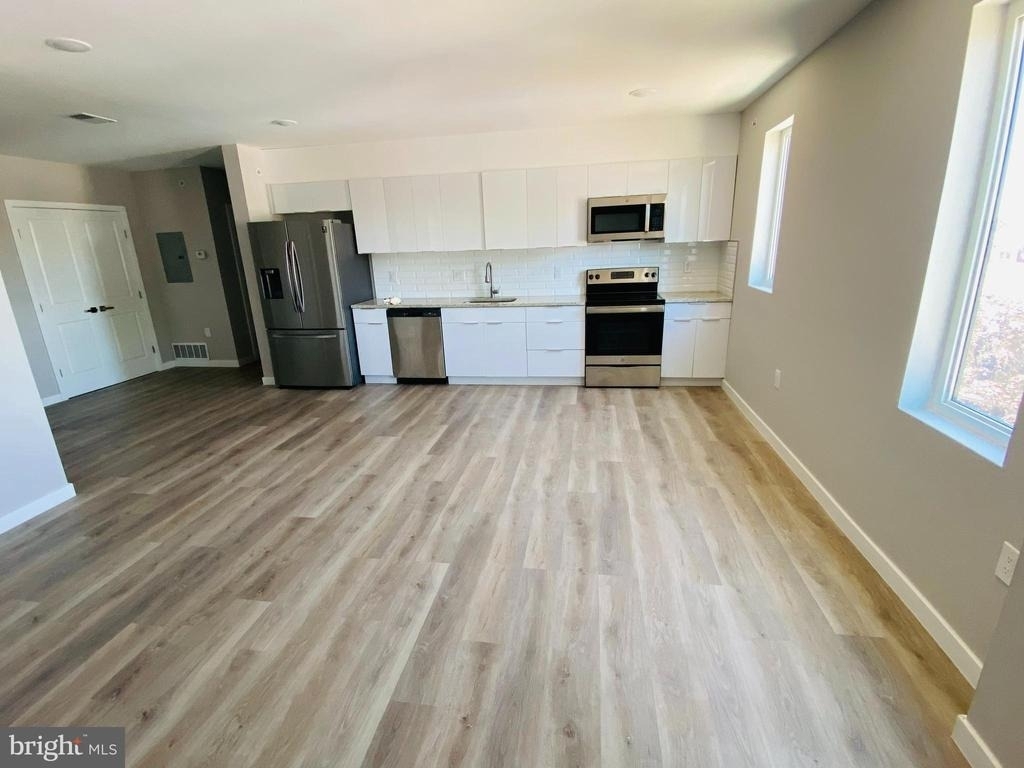 2807 S 11th Street S - Photo 0