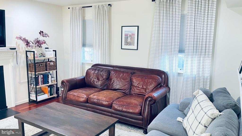 1514 Isaacs Court - Photo 2