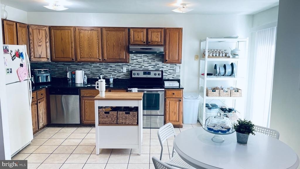 1514 Isaacs Court - Photo 4