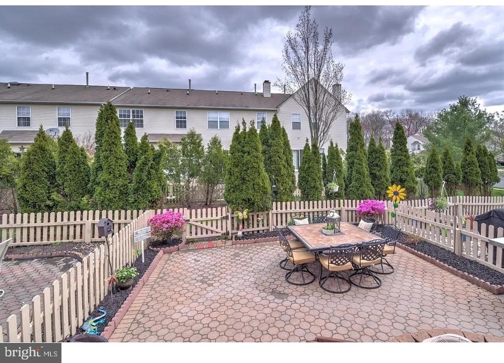 216 E Waverly Court - Photo 28