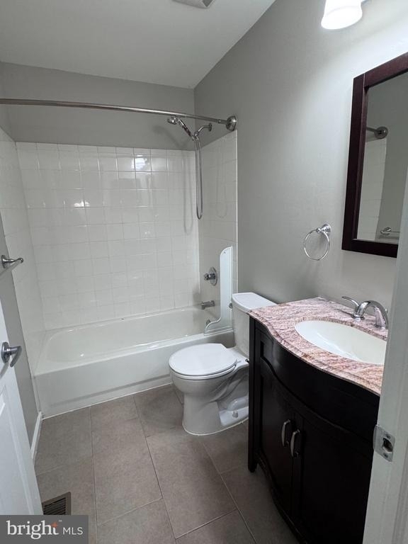 216 E Waverly Court - Photo 22