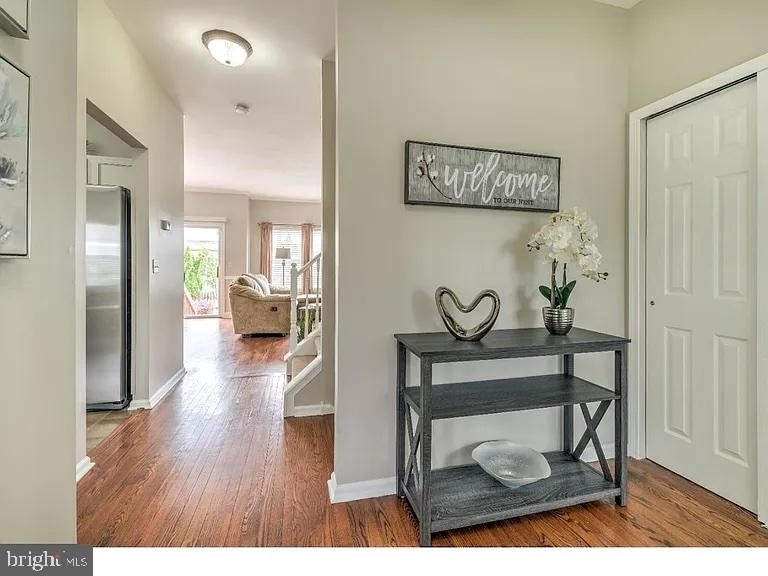 216 E Waverly Court - Photo 2