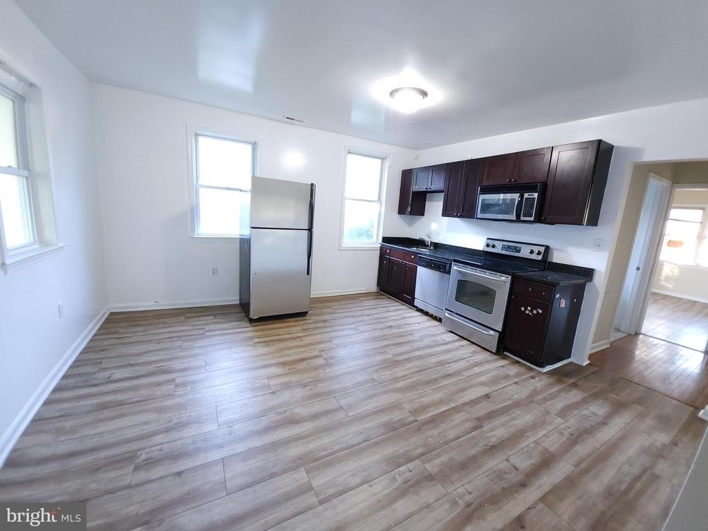 5023 Emo Street - Photo 1